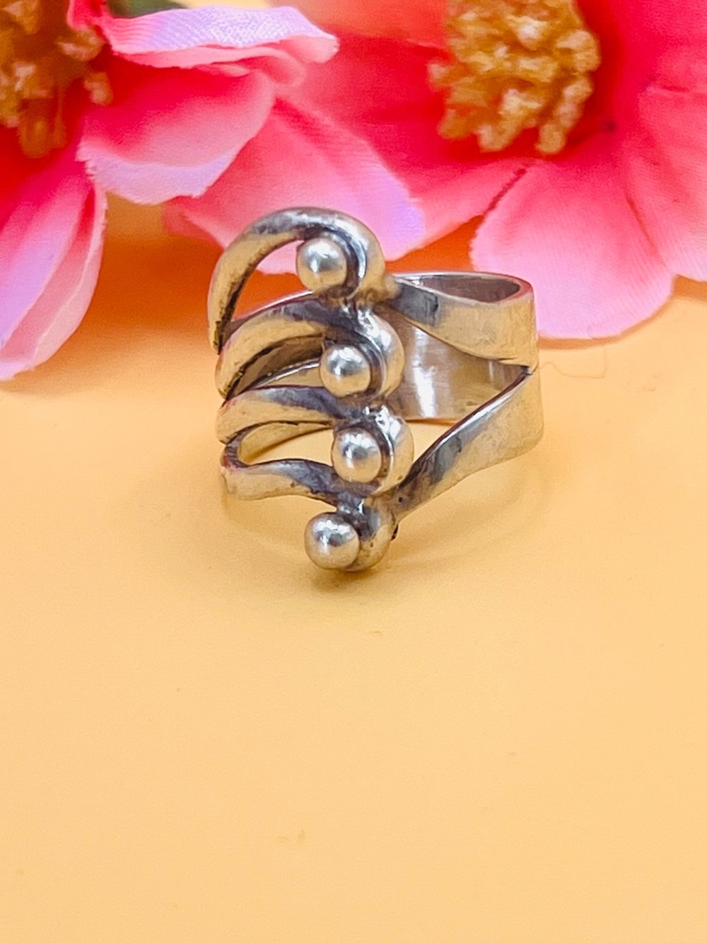 Vintage wide Silver Ring size 7.5